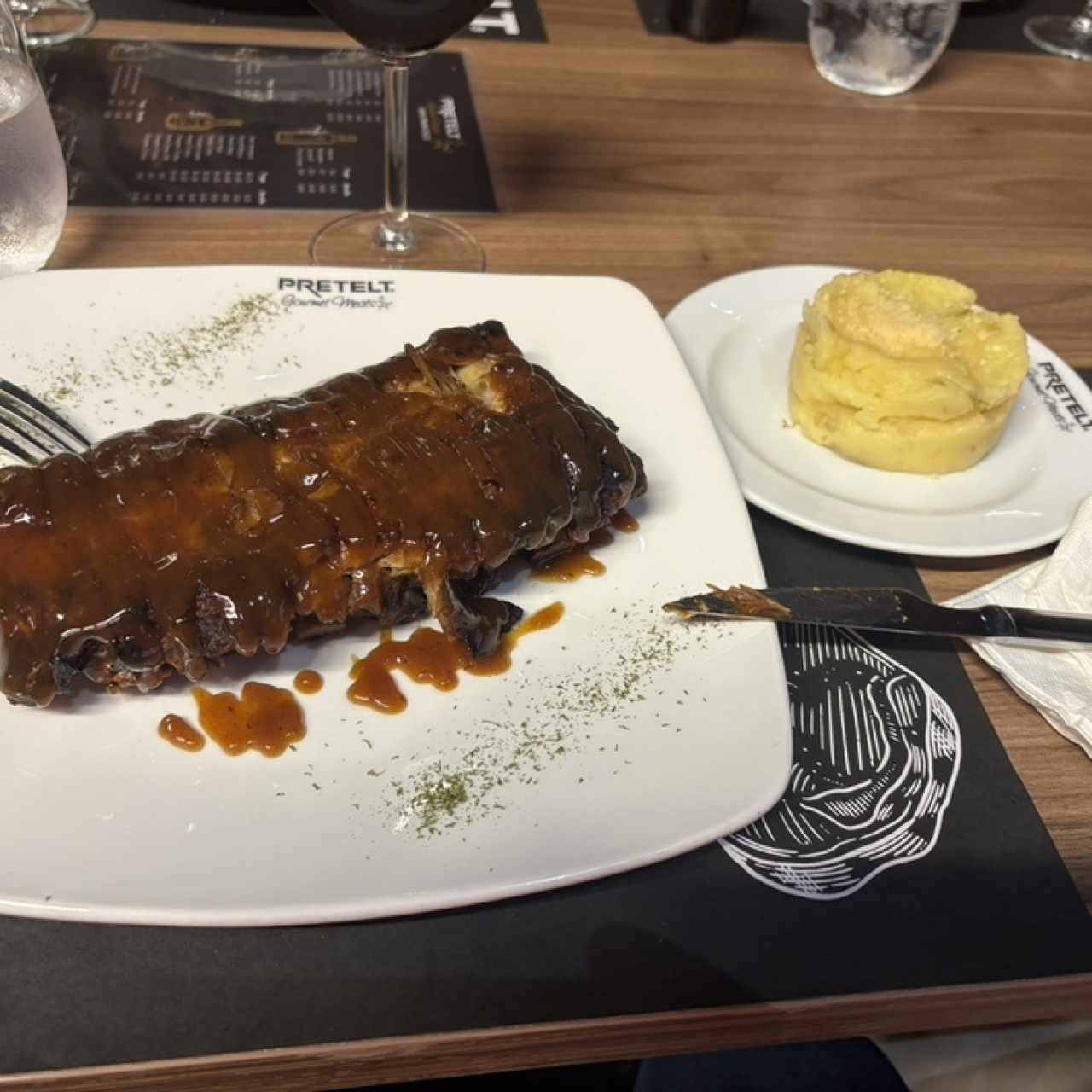Medio costillar con pure