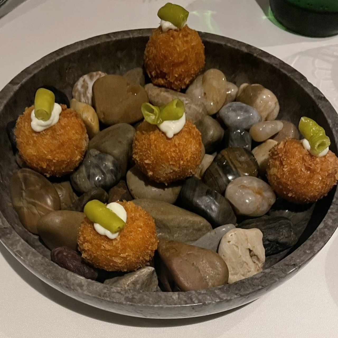 Croquetas de chistorra y miel
