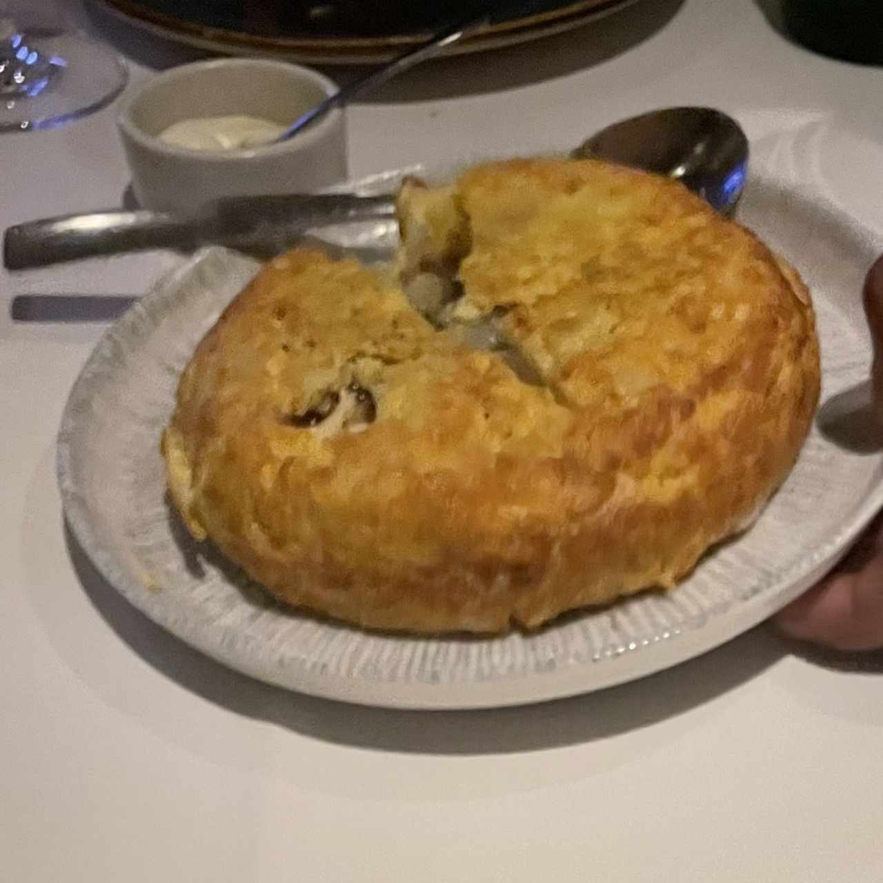 Tortilla de queso de cabra y cebolla caramelizada