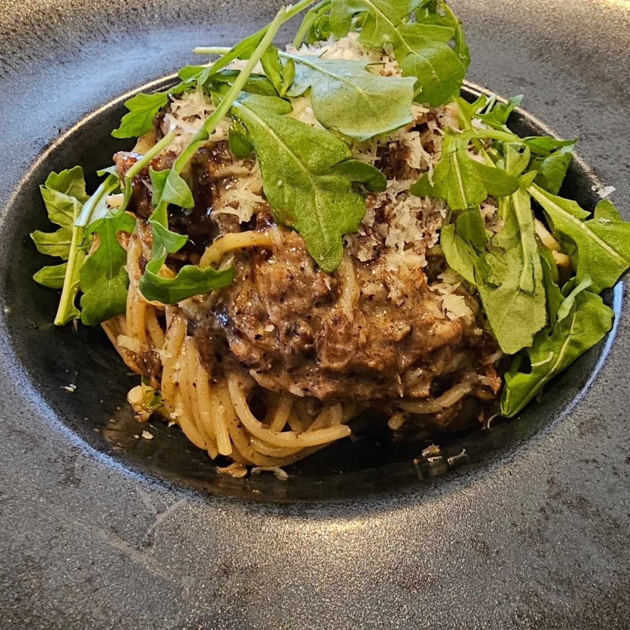 Spaghetti con rabo trufado