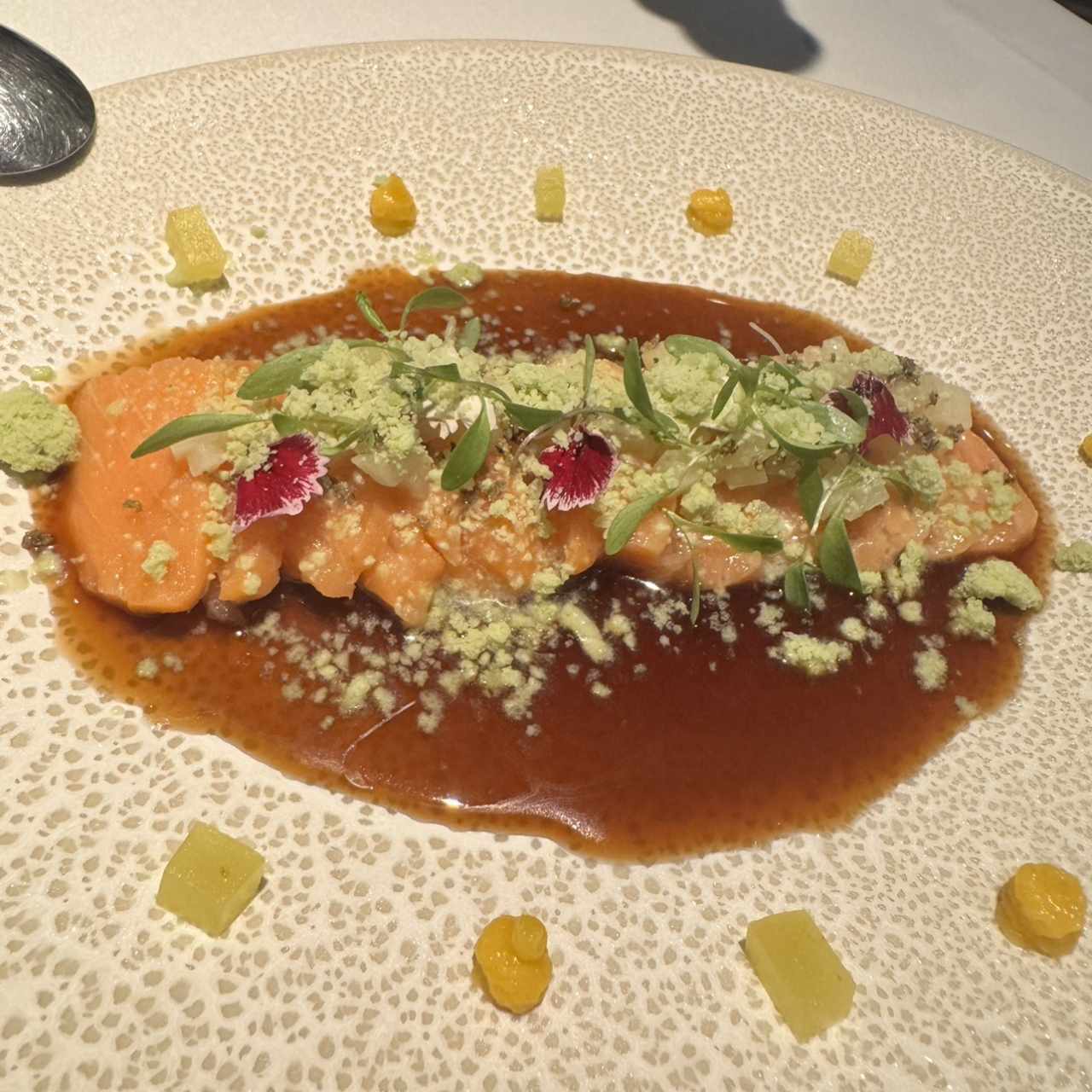 SASHIMI THAI DE SALMÓN SALVAJE