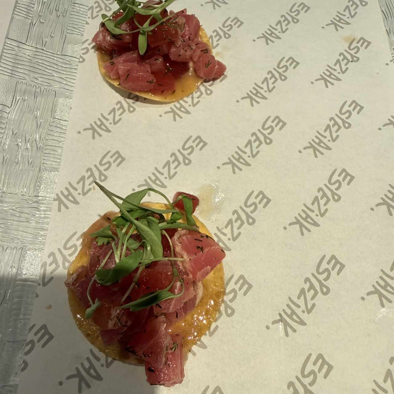 SASHIMI THAI DE SALMÓN SALVAJE