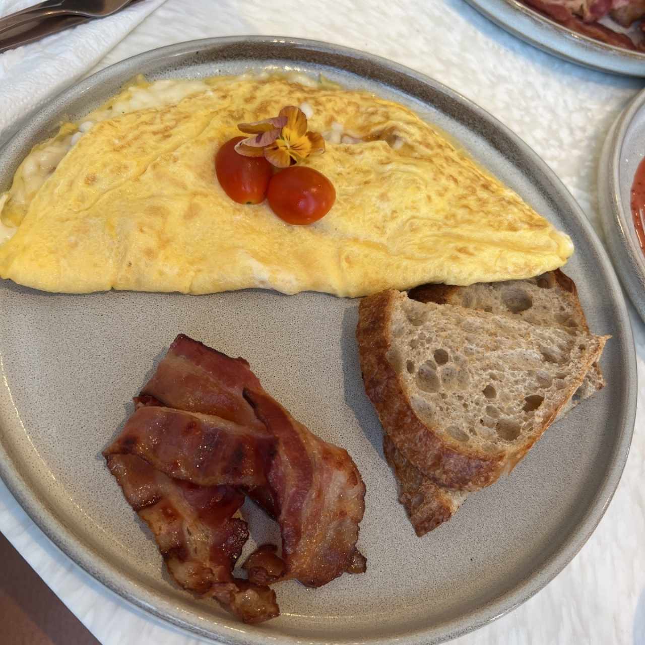 DESAYUNOS - BUNGLA OMELLETE