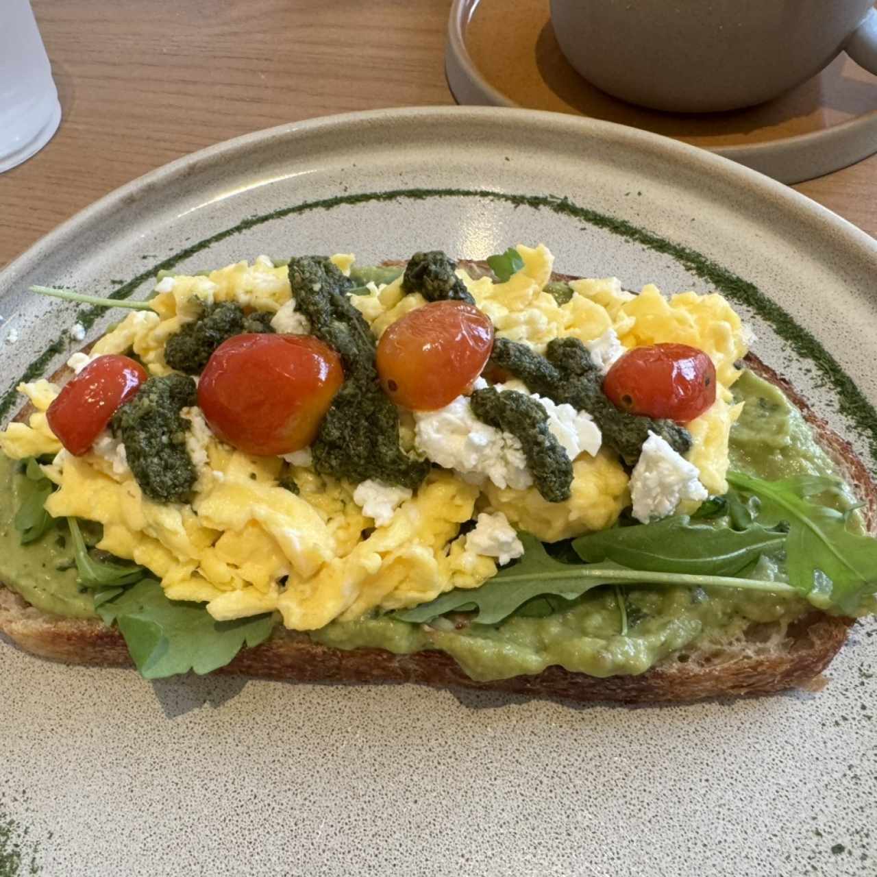 DESAYUNOS - BUNGLA AVOCADO TOAST