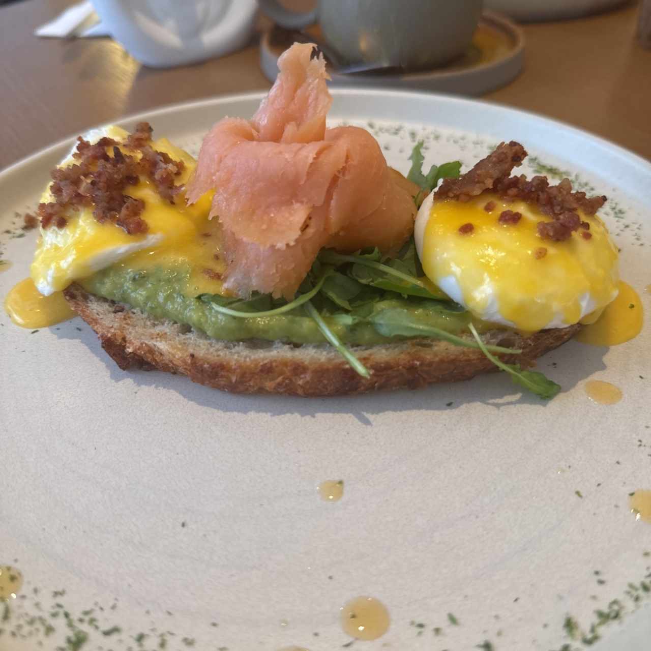 HUEVOS BENEDICTINOS CON SALMÓN