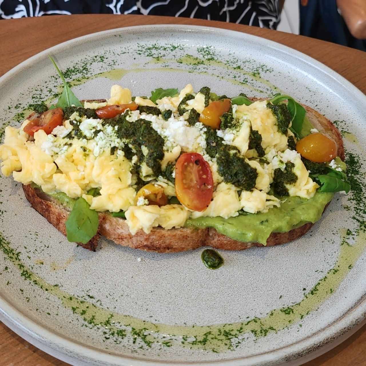 DESAYUNOS - BUNGLA AVOCADO TOAST