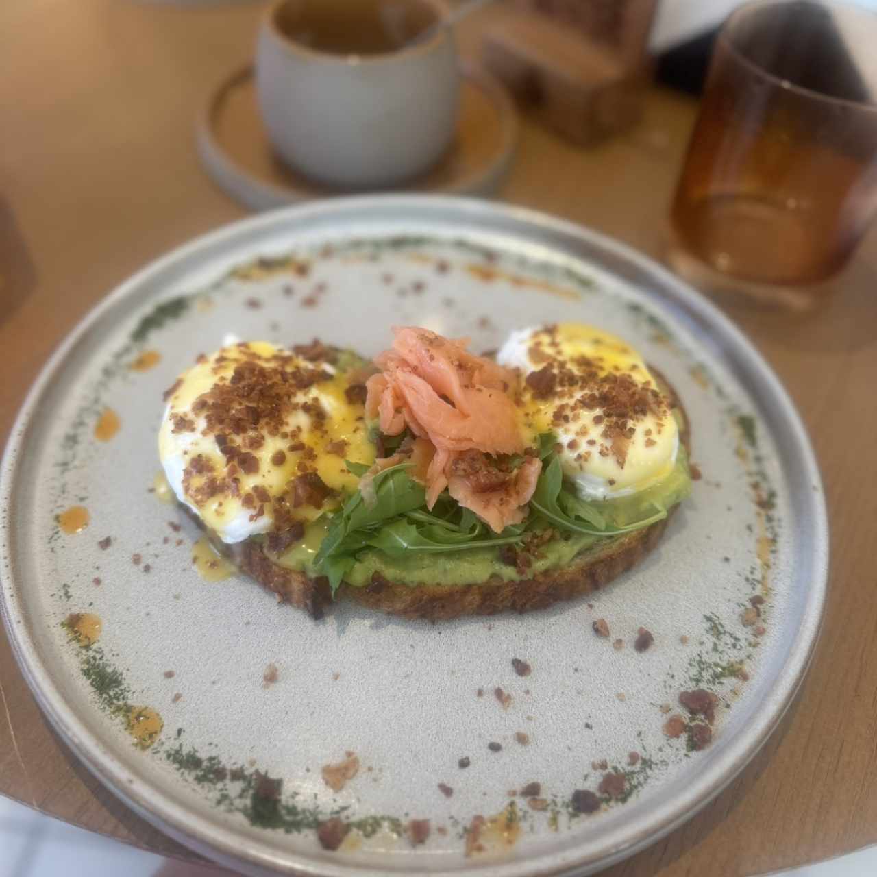 HUEVOS BENEDICTINOS CON SALMÓN