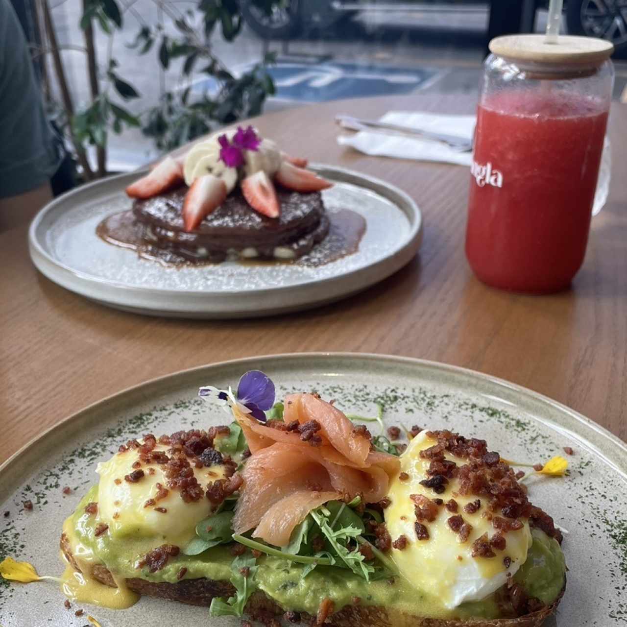 HUEVOS BENEDICTINOS CON SALMÓN