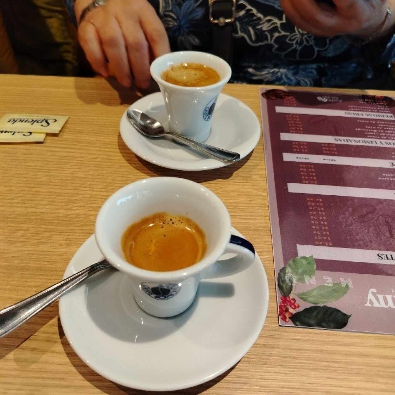 Café expreso normal y expreso doble 