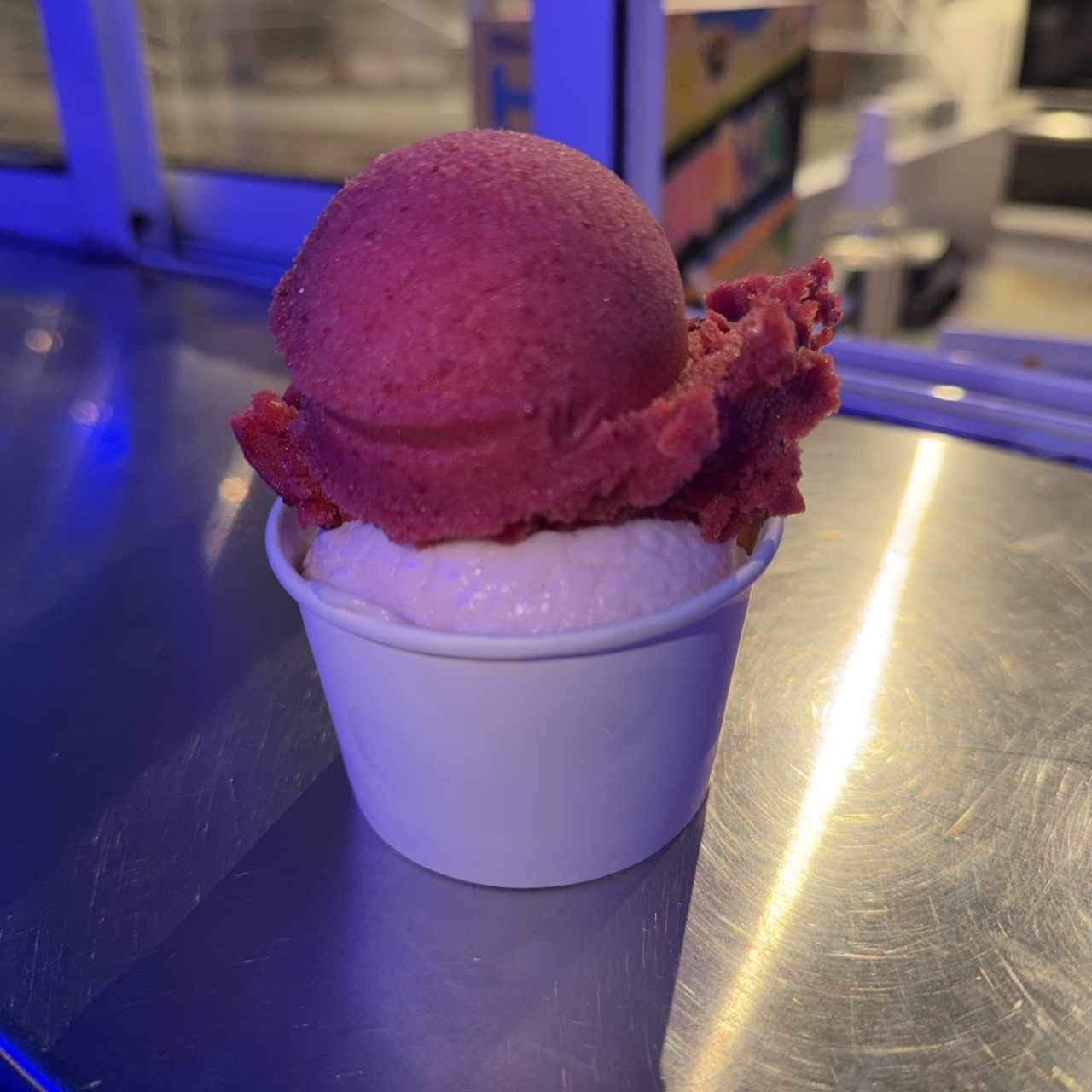 Helado pequeño 2 sabores berry y rosas 