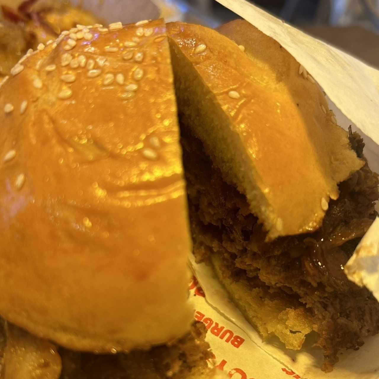 Hamburguesa crispy onion bacón BBQ