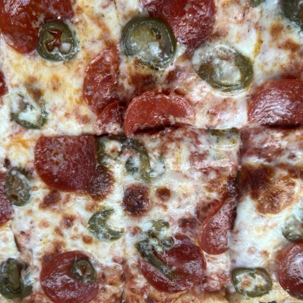 PIZZAS CLÁSICAS - JALAPERONI