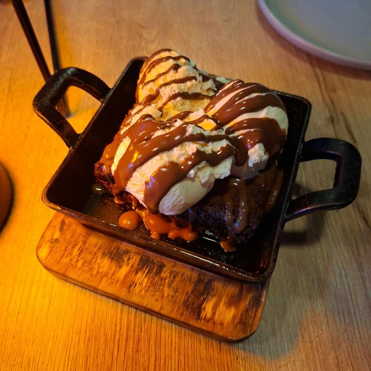 Postre - Brownie con helado