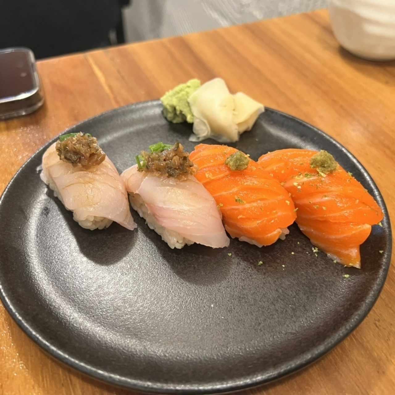 Nigiri - Oraking Salmon y Mero