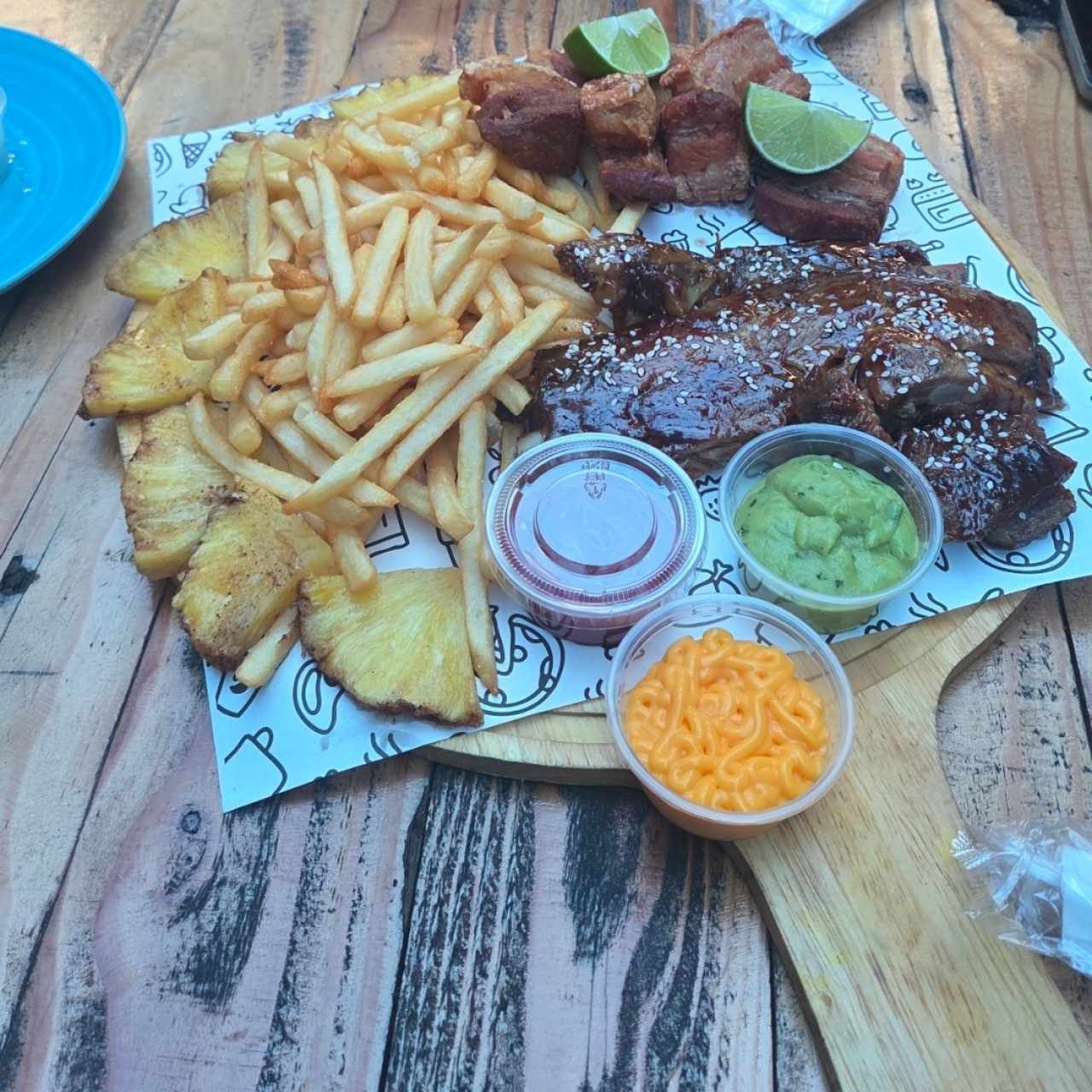 Bandeja Chicharrón y costilla