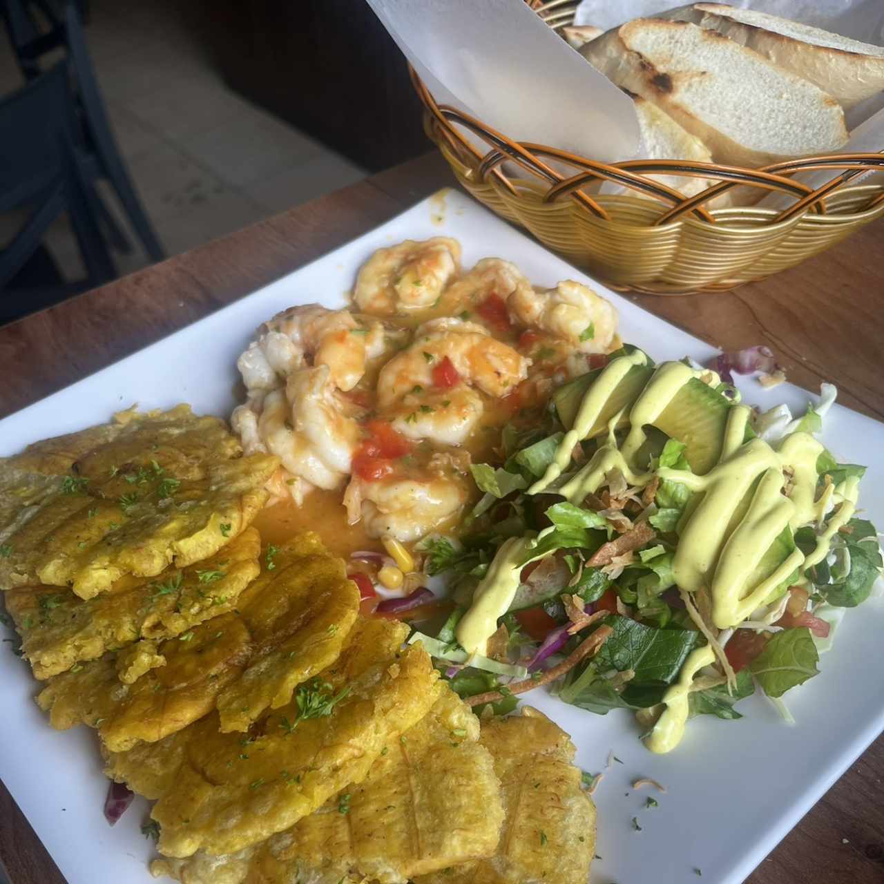 Camarones al ajillo