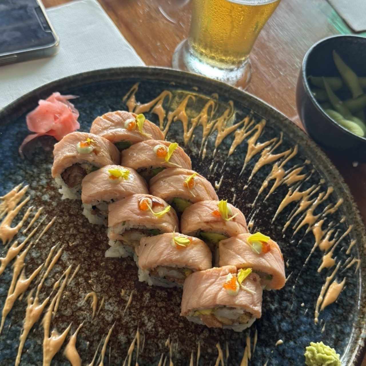 Trufle salmon smoke roll