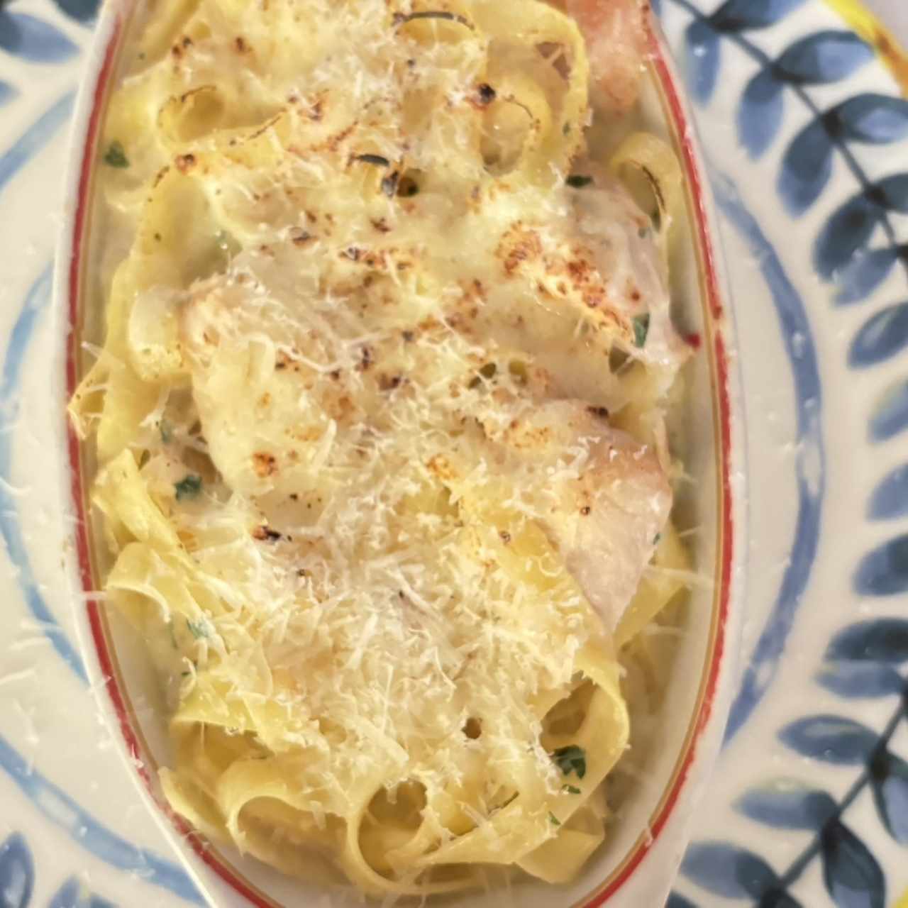 Pasta alfredo con pollo