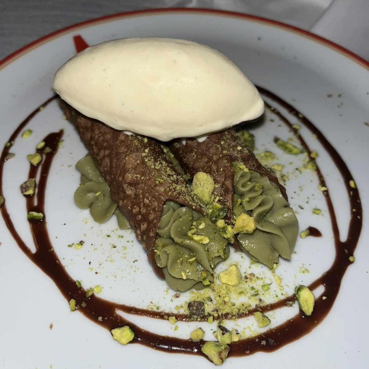 Postre canoli