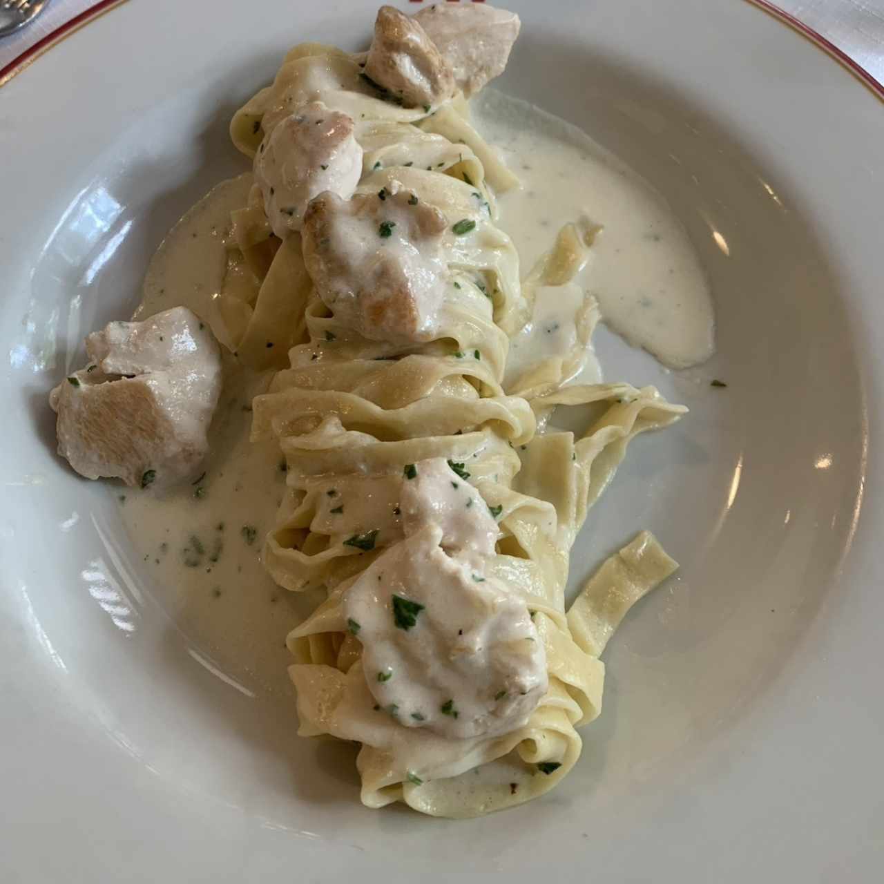 Pasta alfredo con pollo
