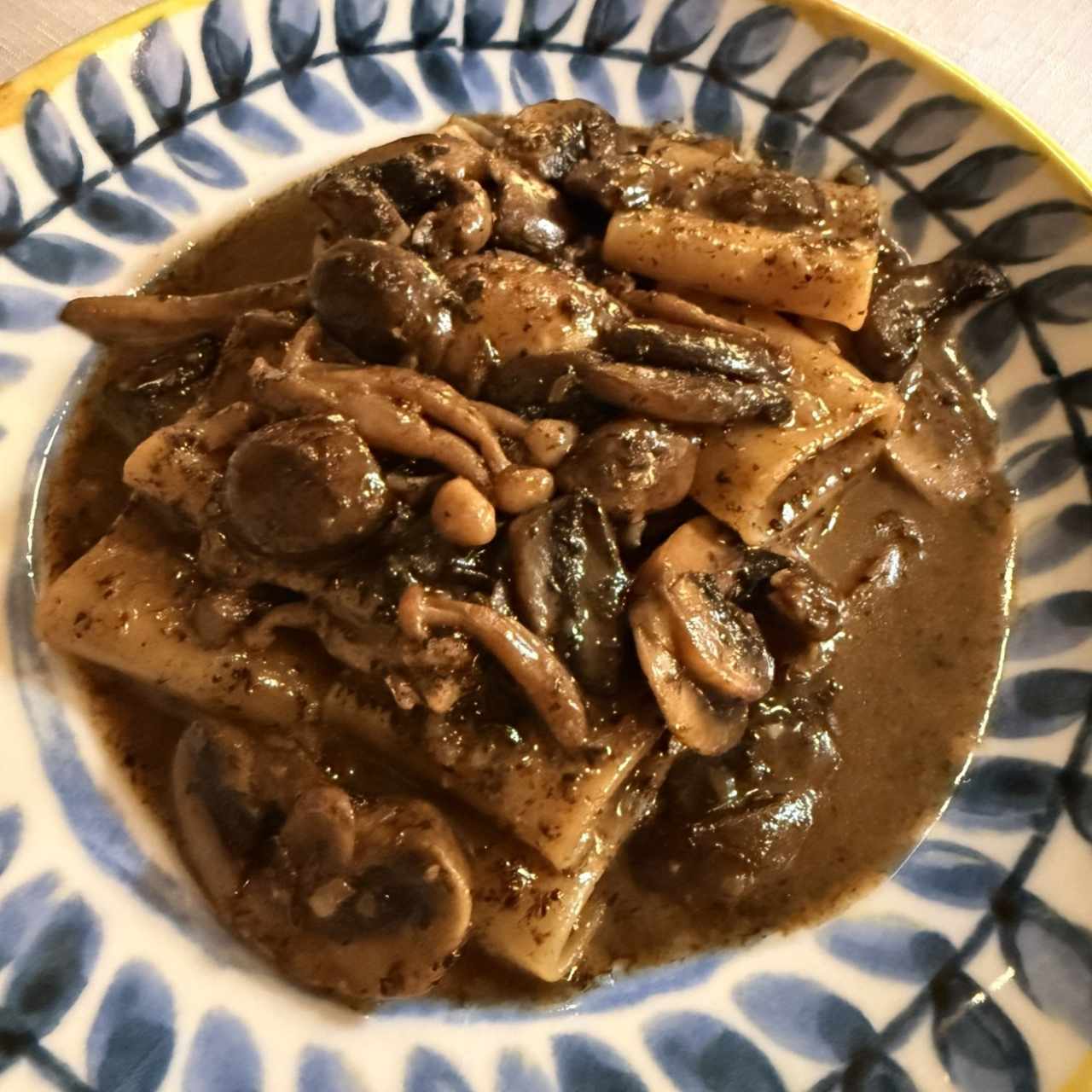 PACCHERI CON FUNGHI E TARTUFO