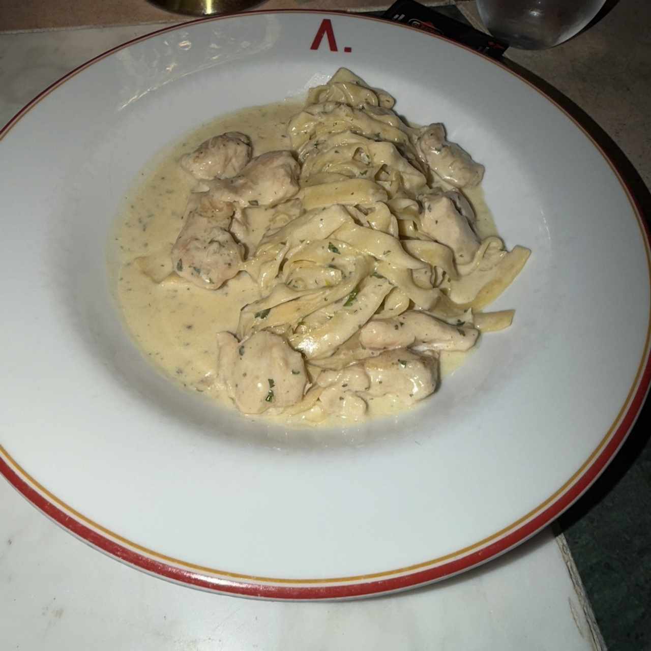 Pasta alfredo con pollo