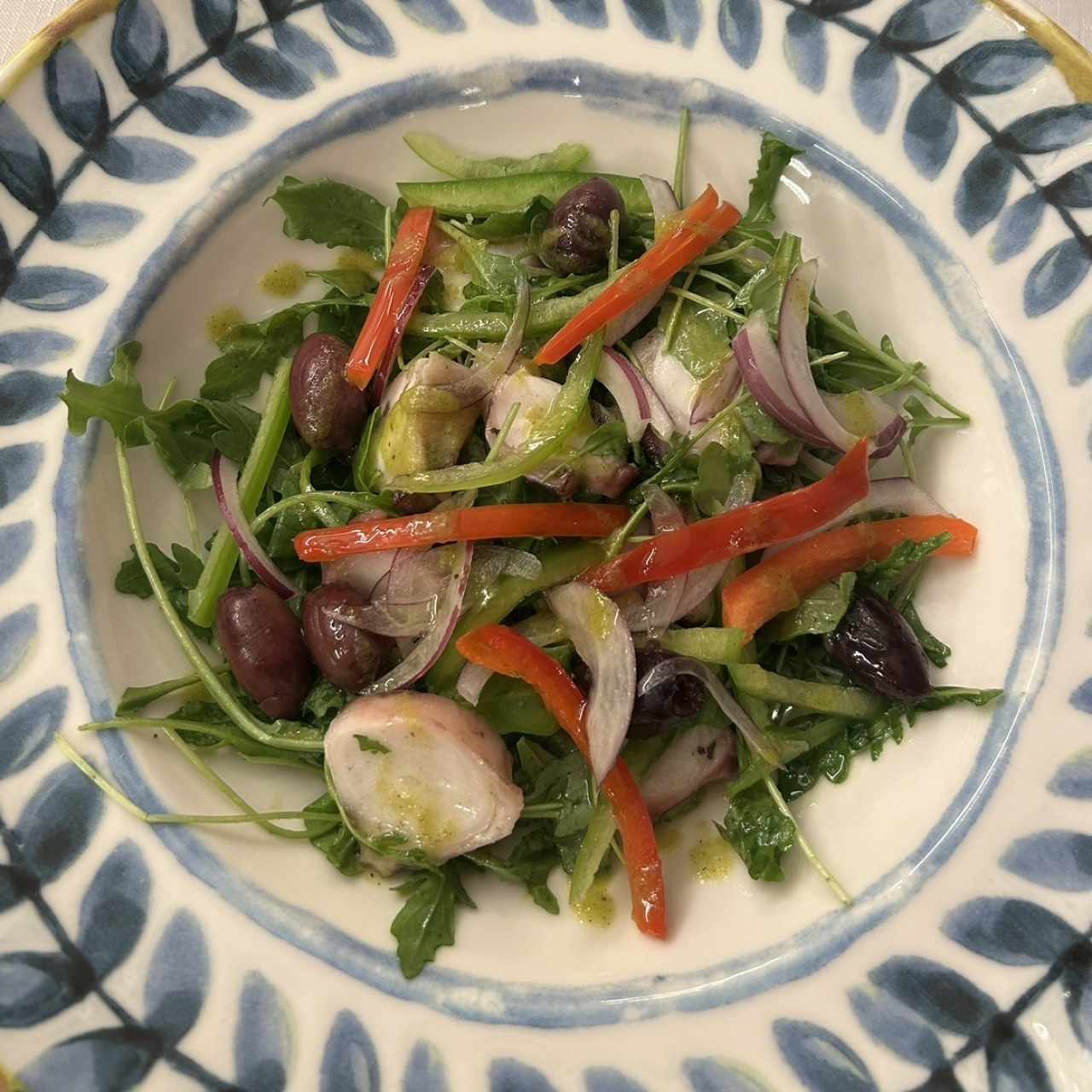 Ensalada mediterránea con pulpo