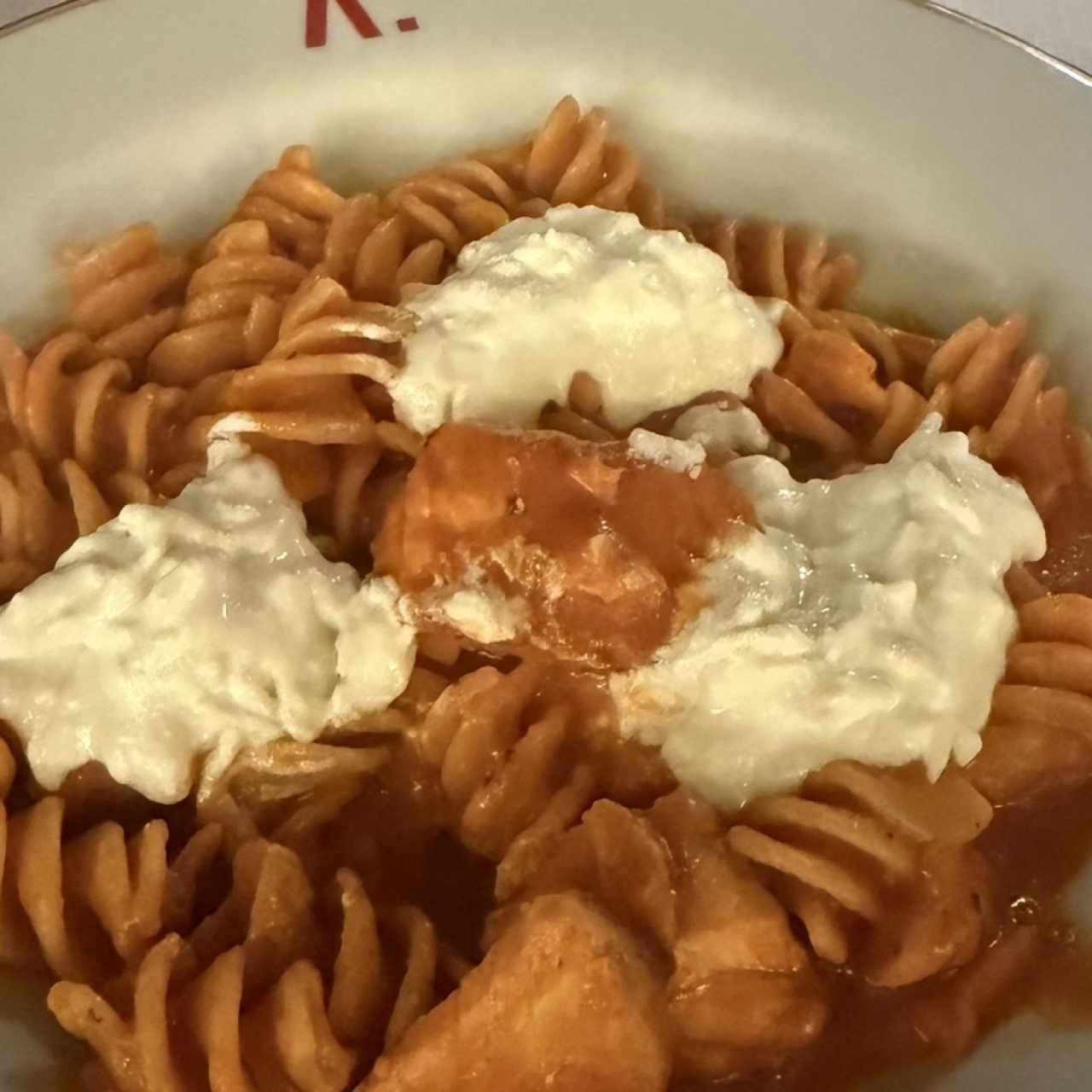 Fetticcine con salmón y vodka