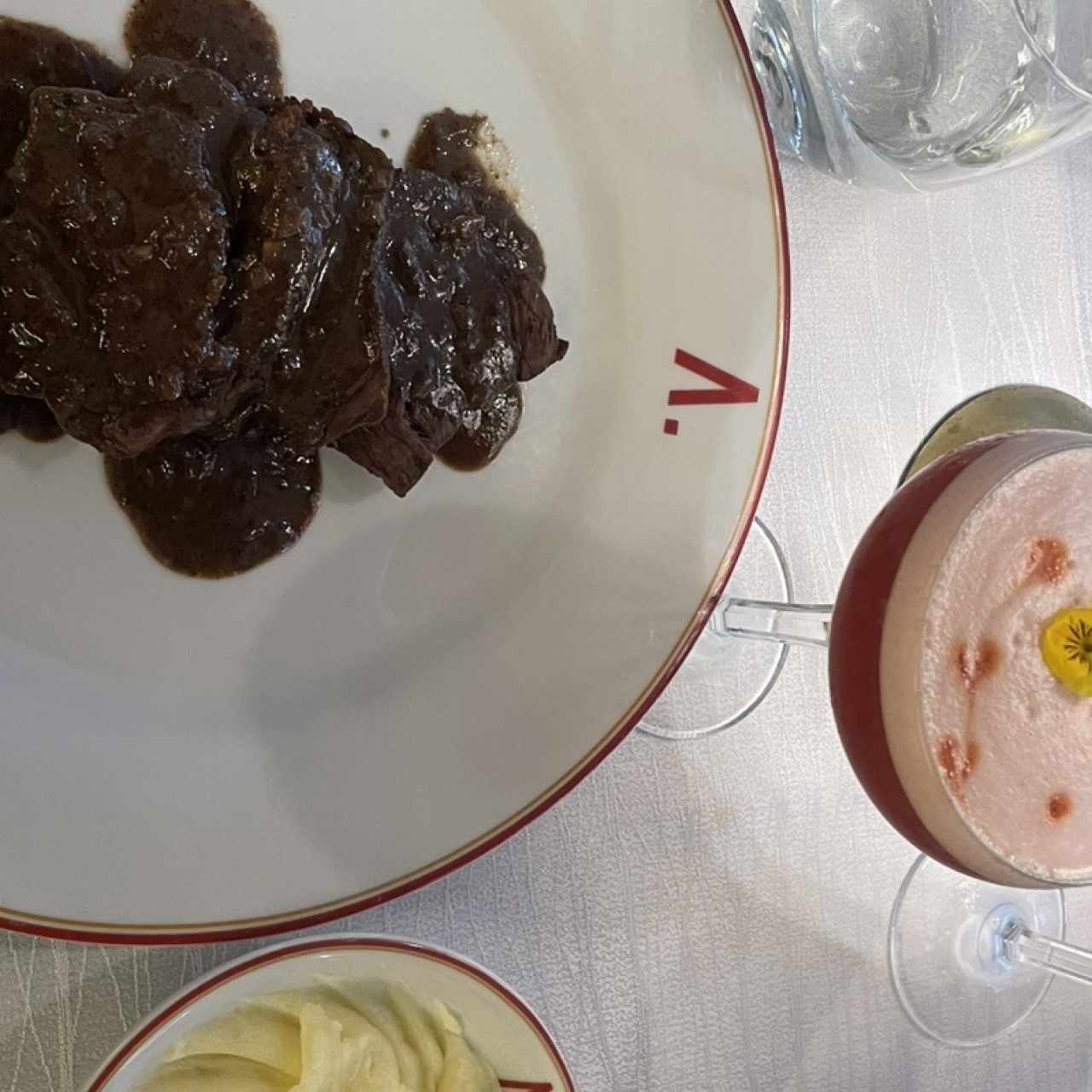 Carne a lnpiniesta con pure 