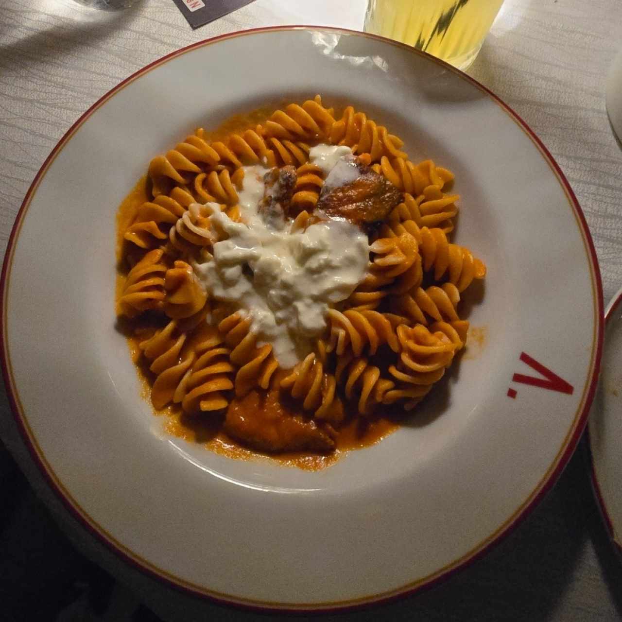 Pasta con Salsa Vodka y Salmón