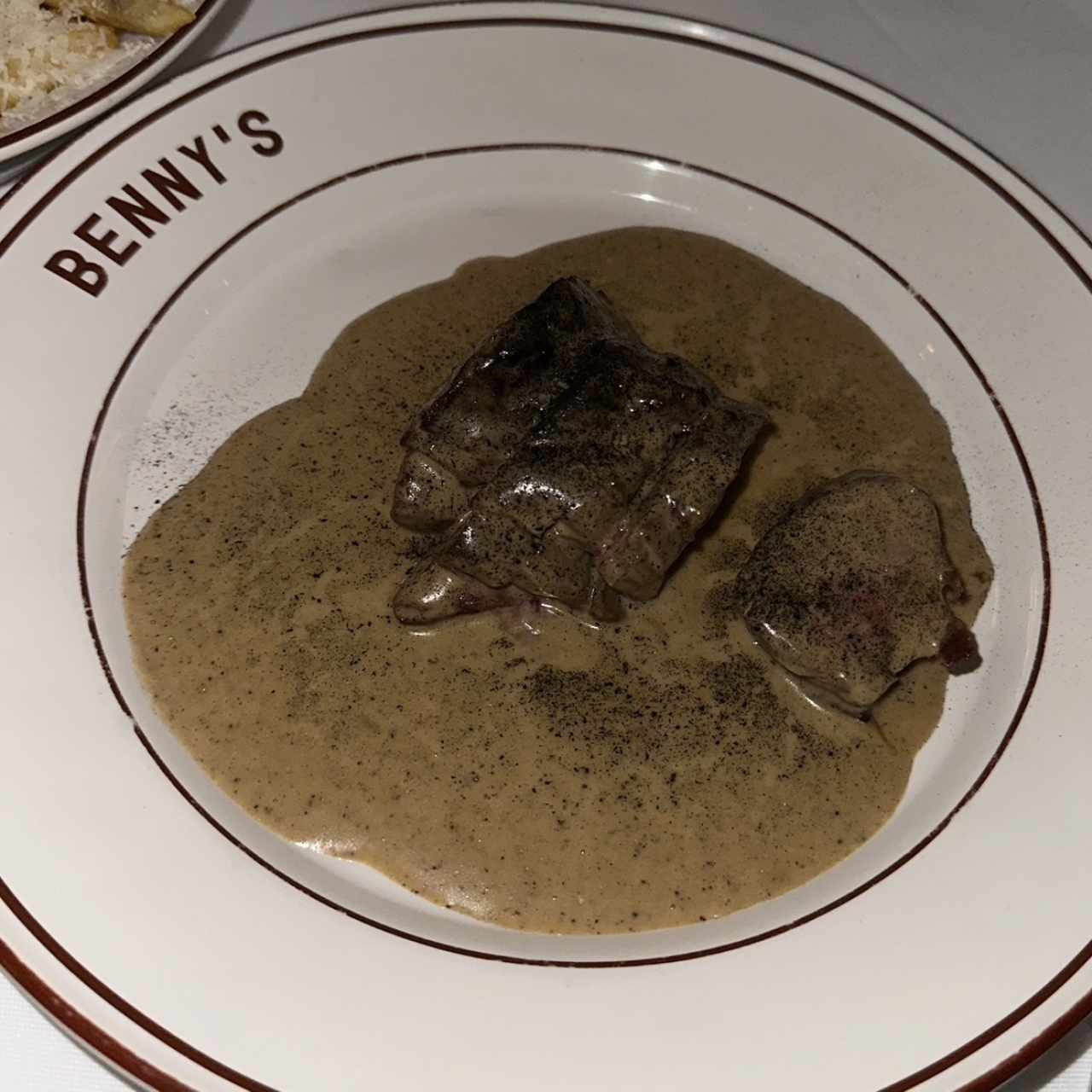 Filete de res en salsa de pimienta