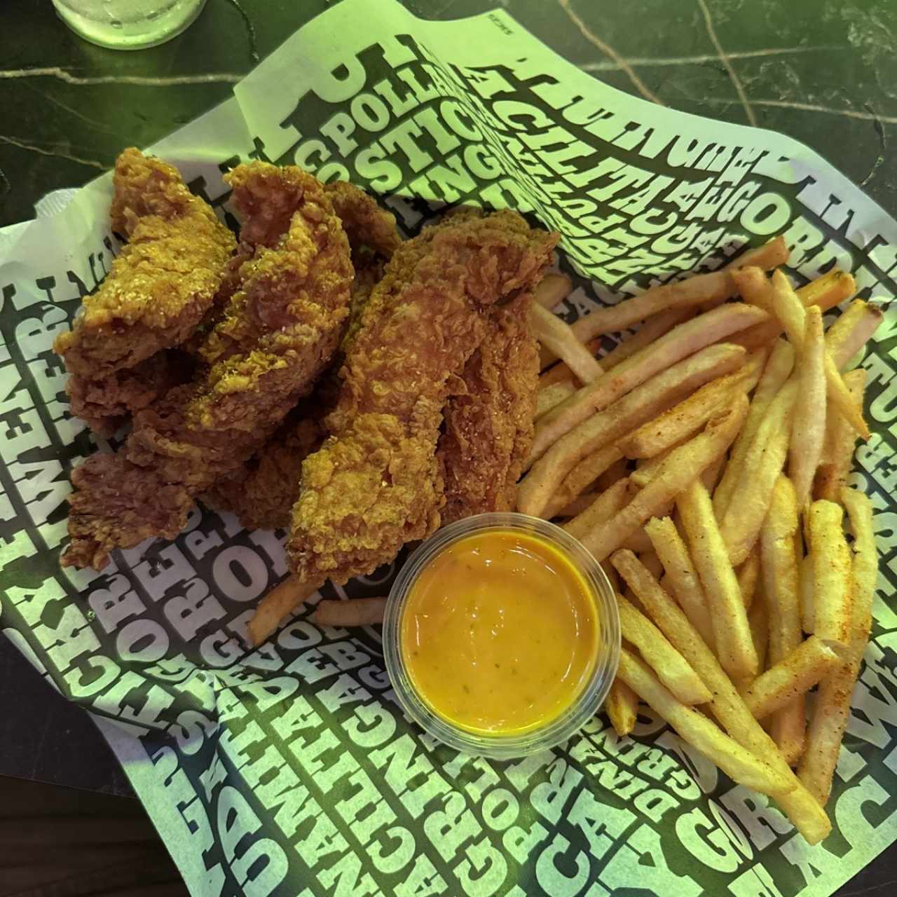 Tenders y papas 