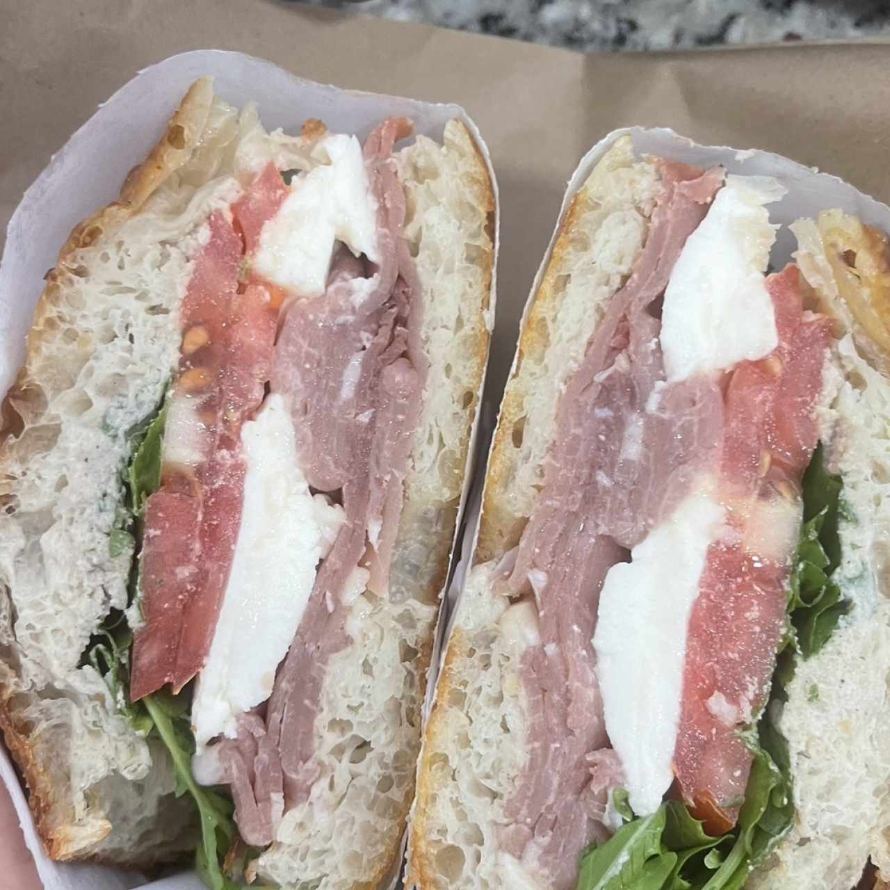 Focaccia sandwich de Jamon Serrano