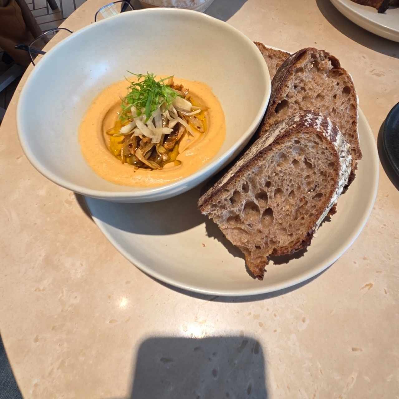 humus e hinojo