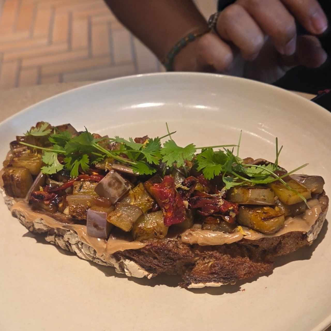 tostada con berenjena 