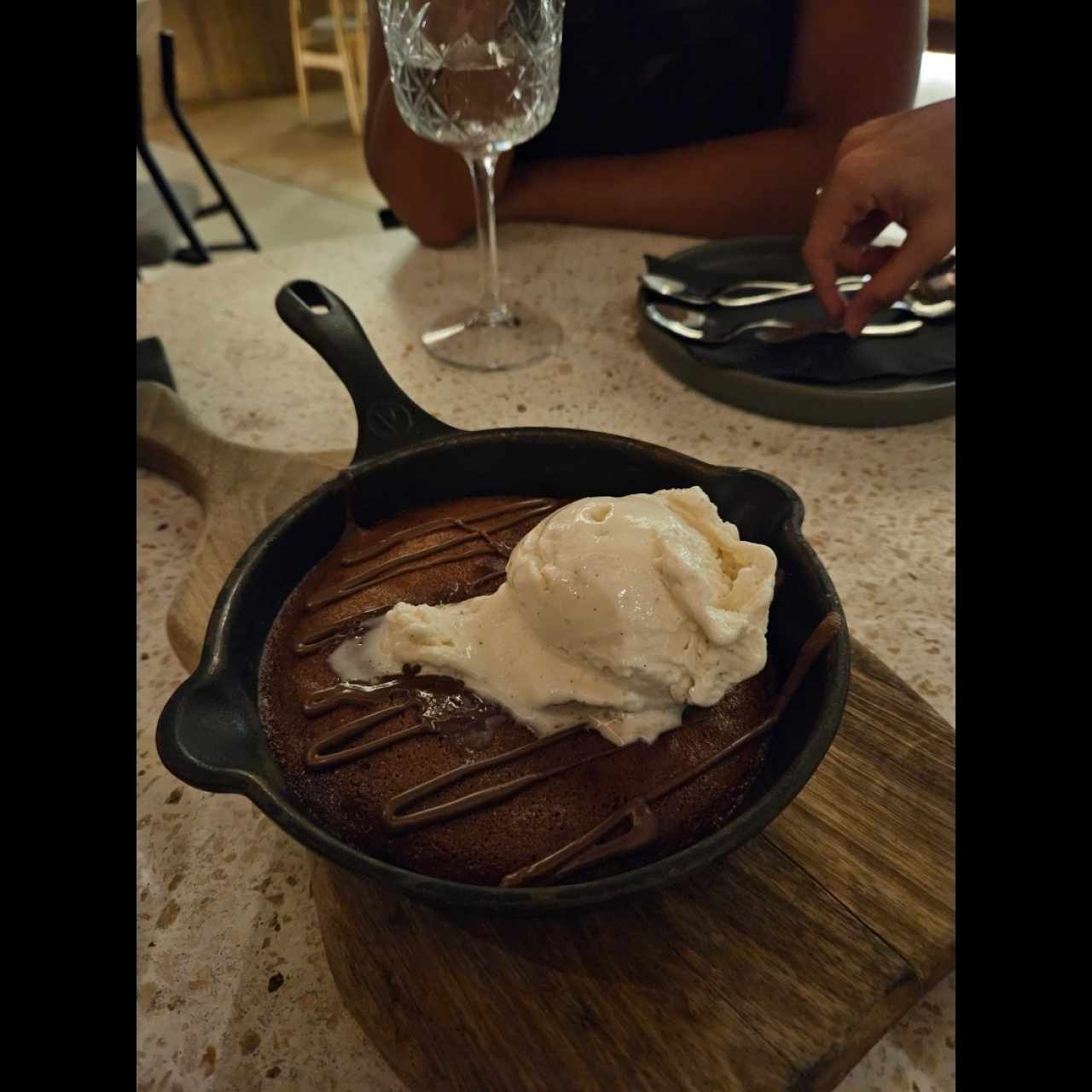 POSTRES - BROWNIE RECIÉN HORNEADO