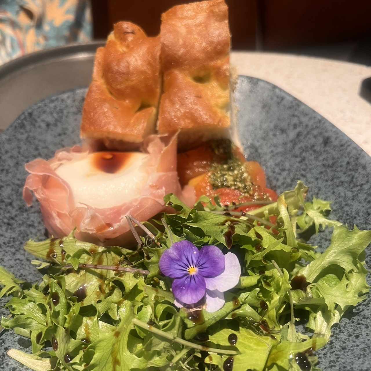 ENTRADAS - BURRATA PROSCIUTTO