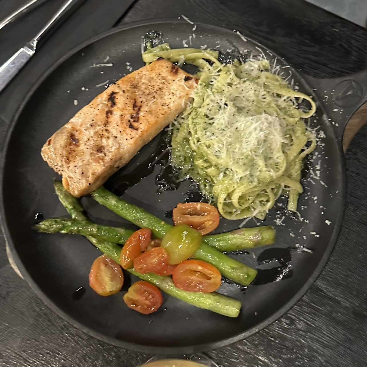 SALMÓN A LA PARRILLA