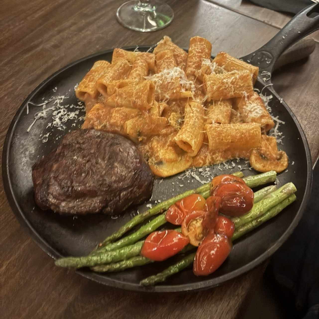 Solomillo con rigatoni