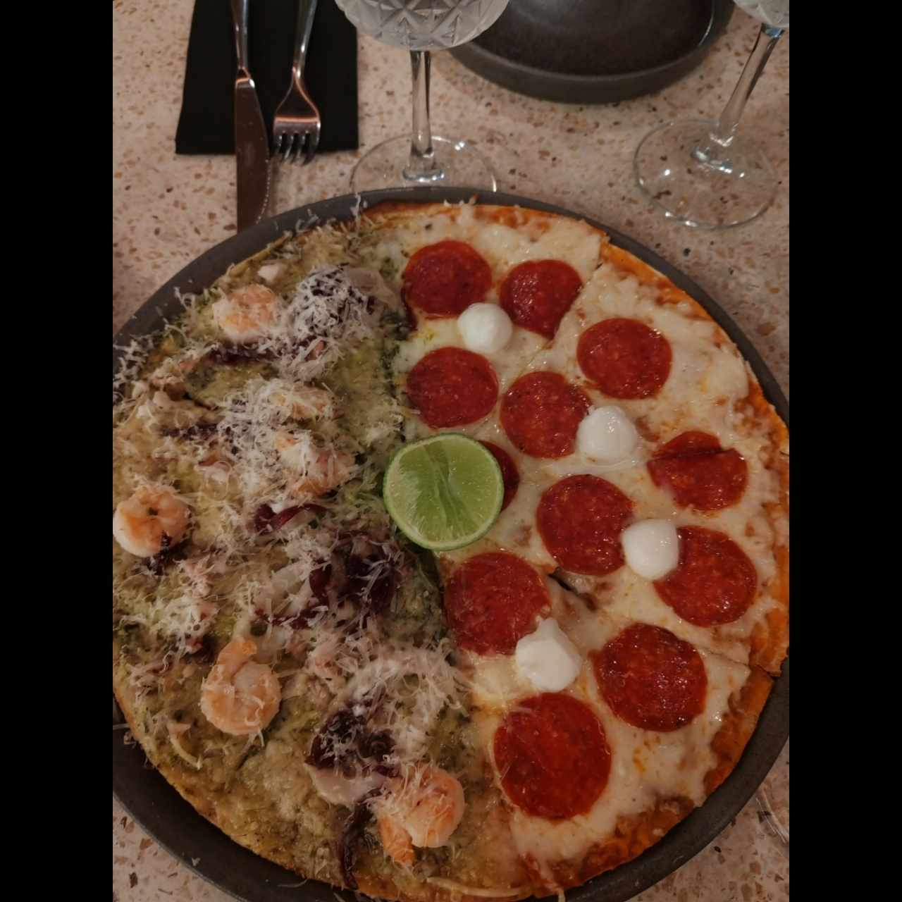 Pizza Marinera y Pepperoni