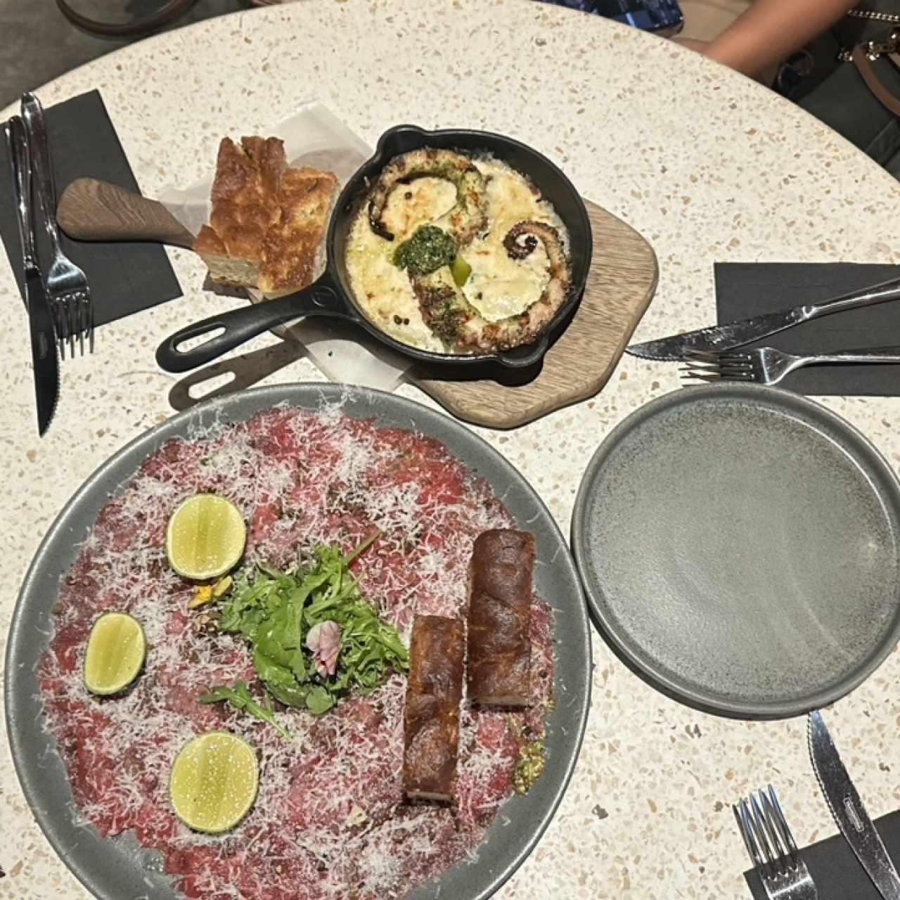 ENTRADAS - CARPACCIO DI MANZO 