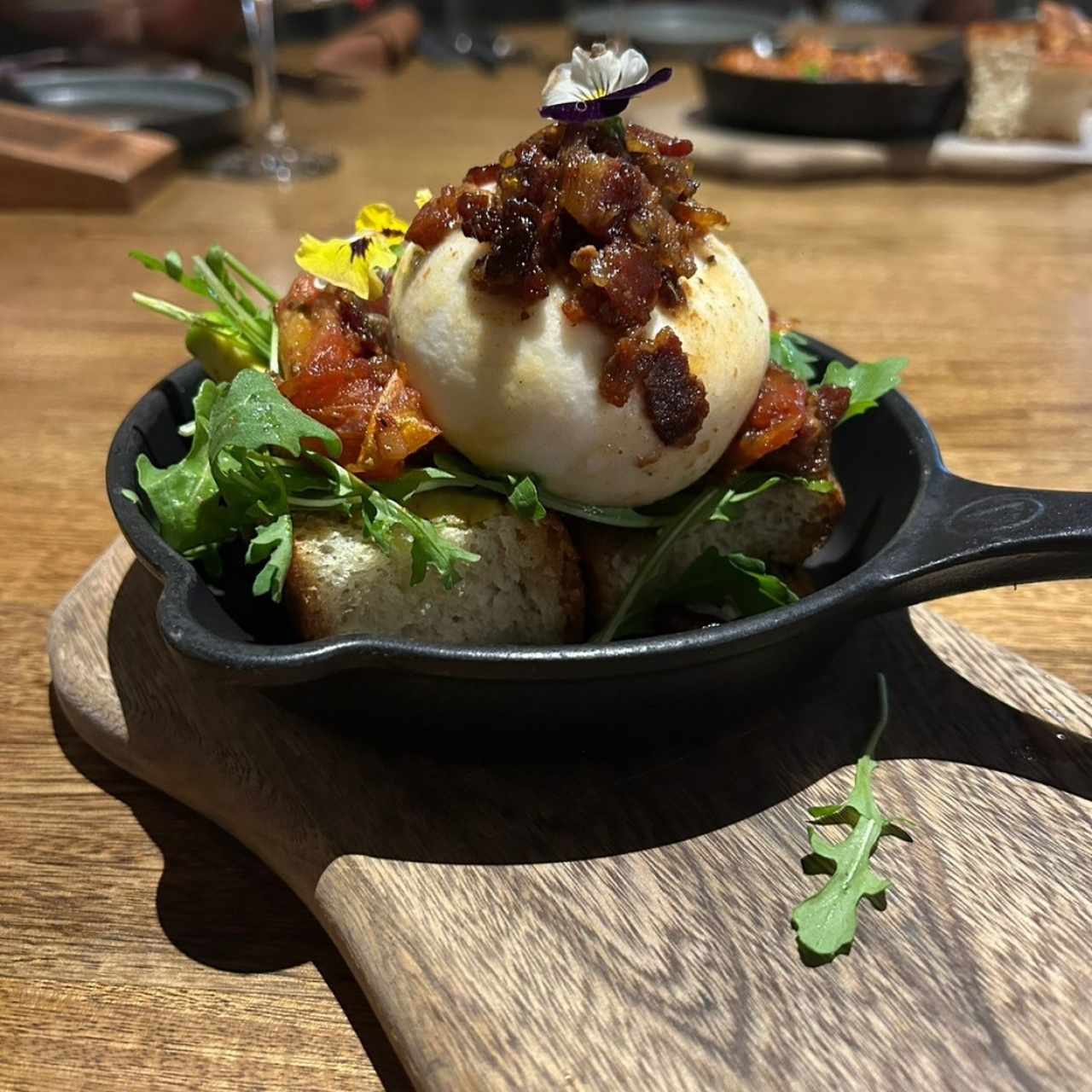 ENTRADAS - BURRATA PROSCIUTTO