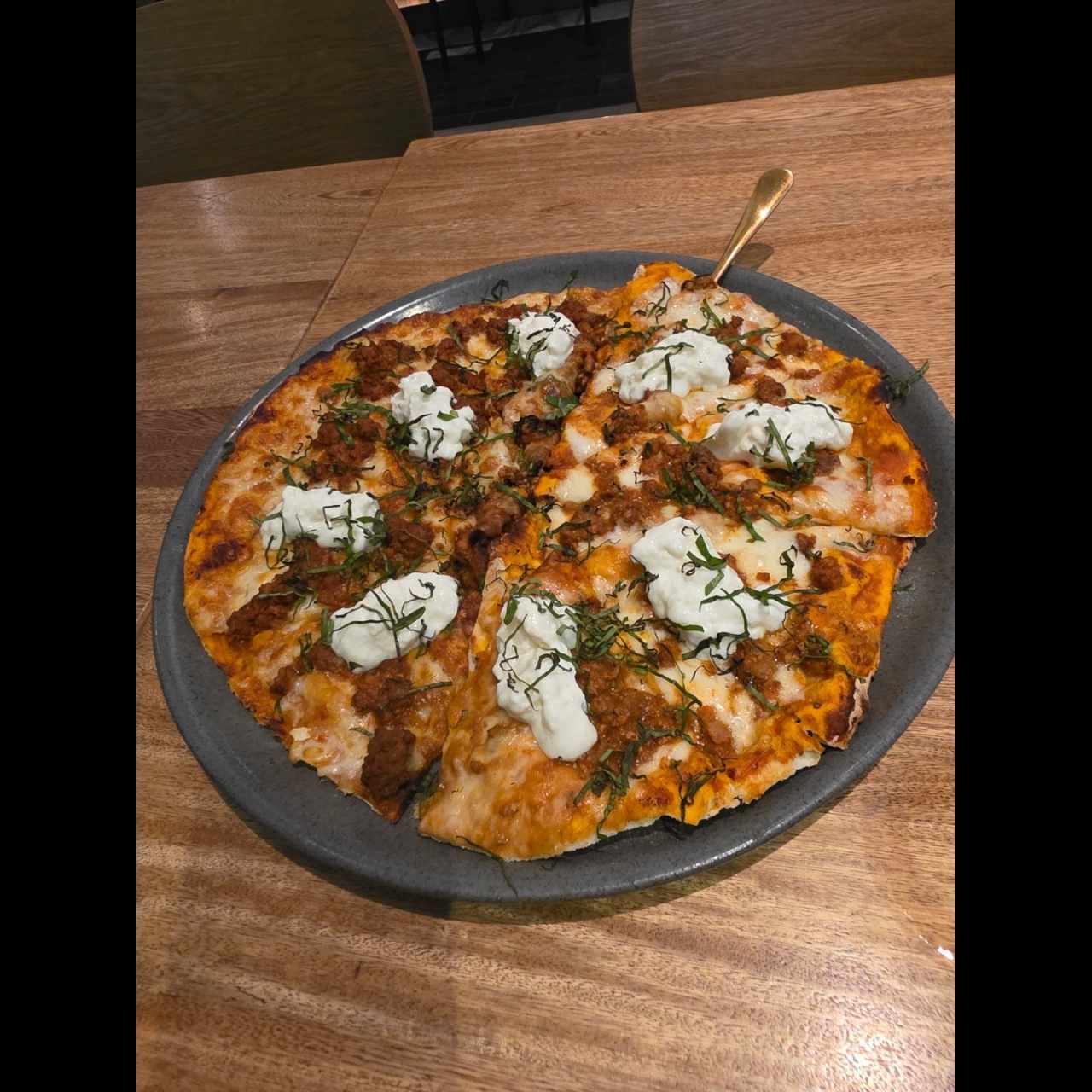 PIZZE - BOLOGNESA Y STRACCIATELLA
