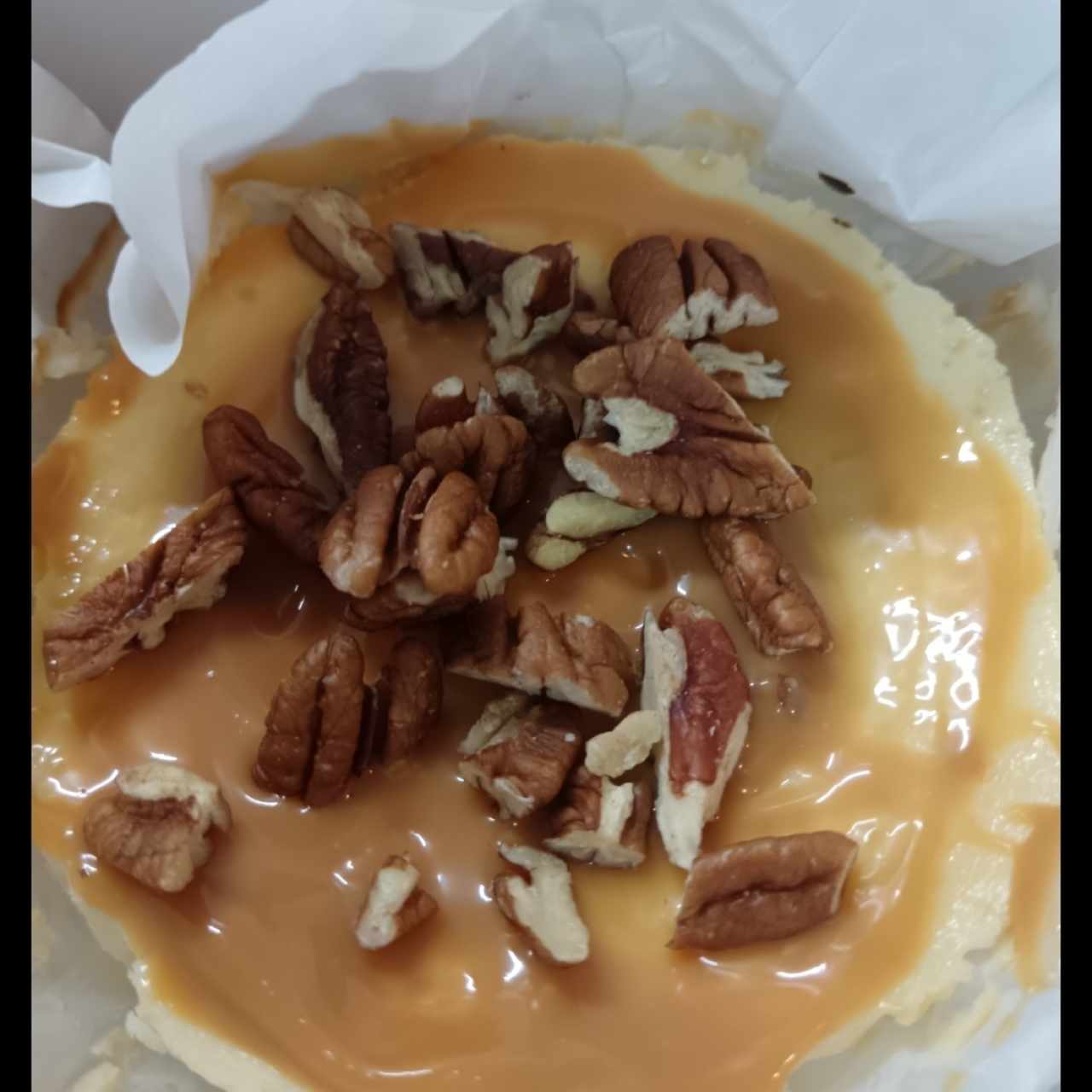 Tarta Vasca mediana con caramelo y nueces 