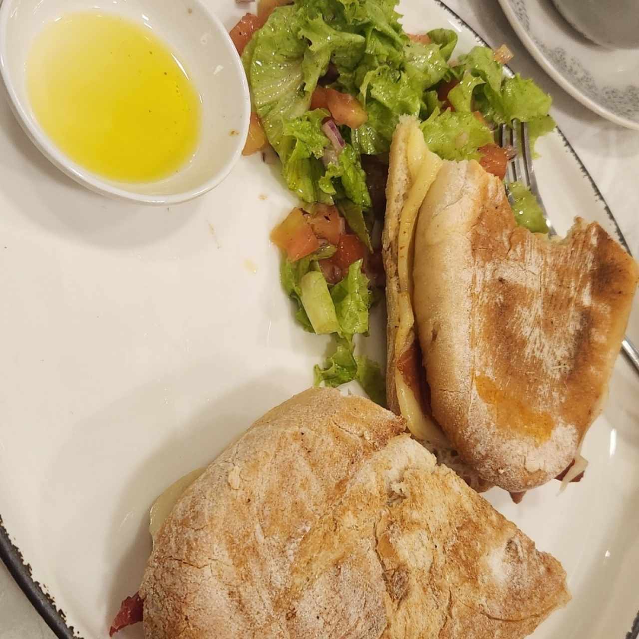 Bocadillo de jamón y queso