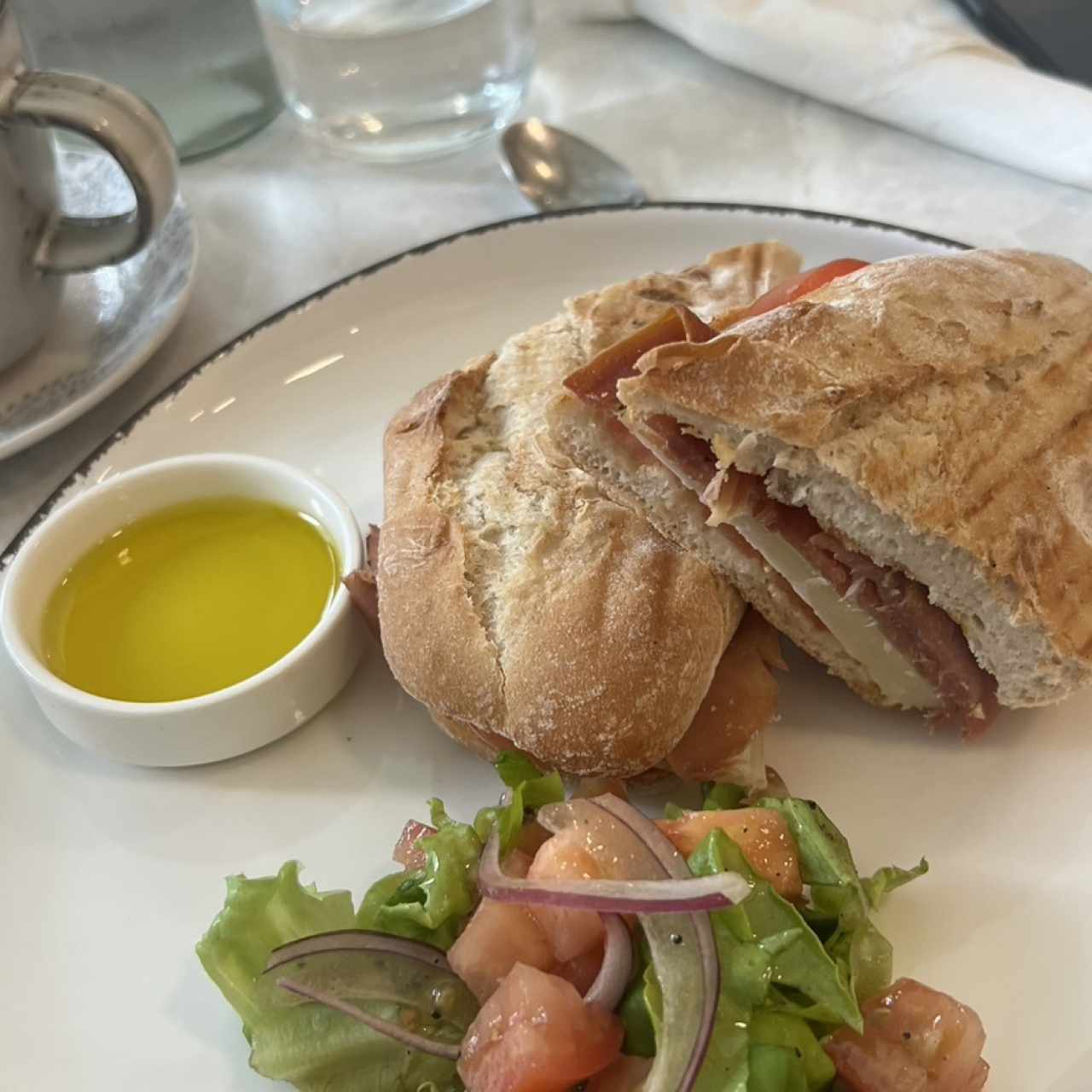 Bocadillo de jamón y queso
