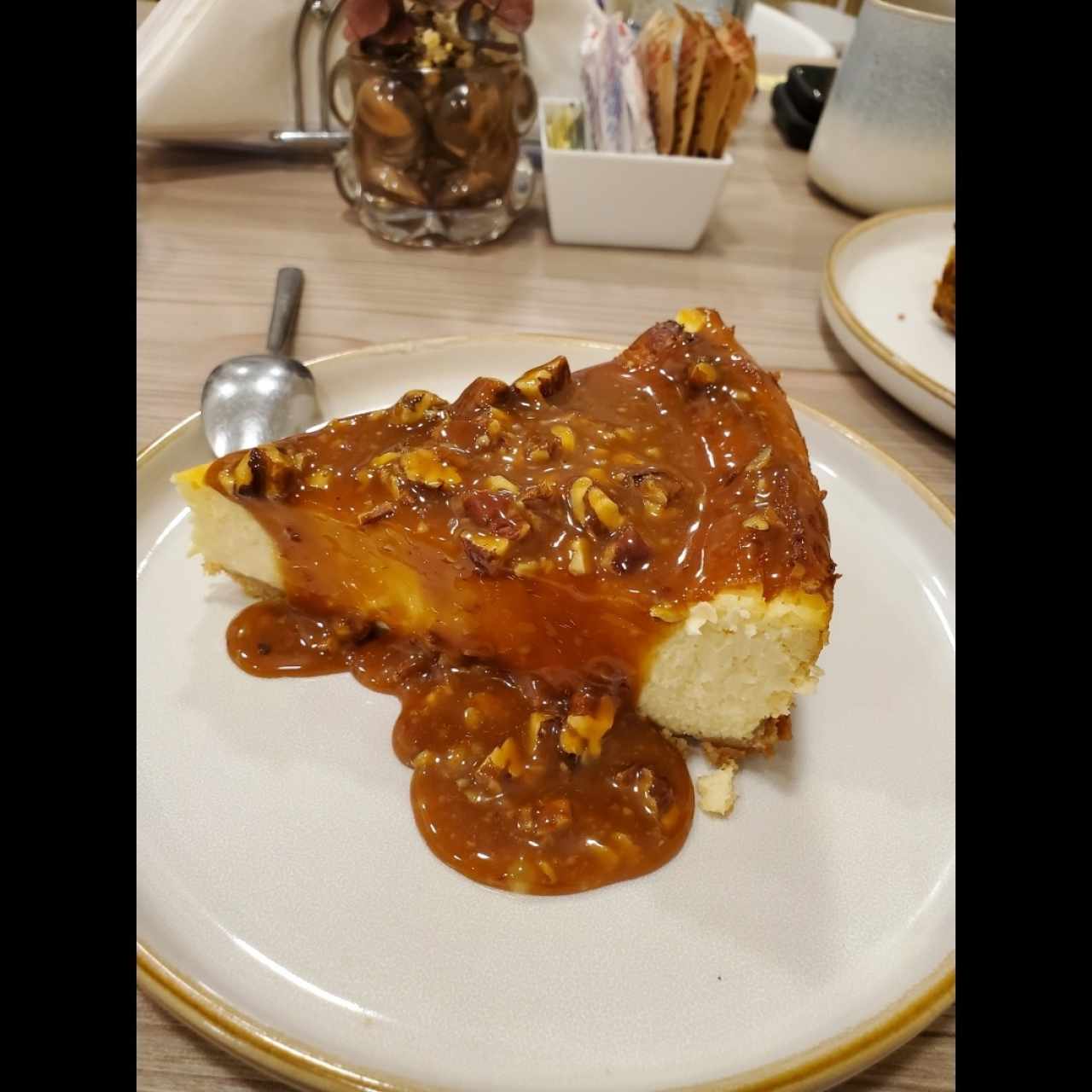 Clásico con Caramelo Salado topping 