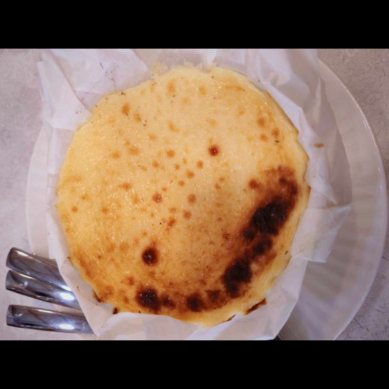 Pequeña torta vasca clásica 