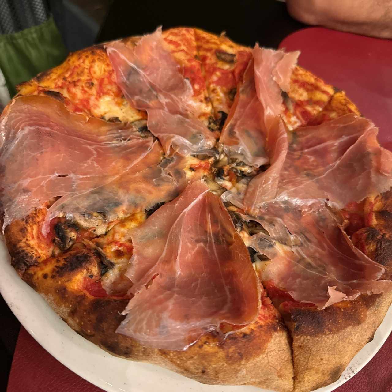 PIZZA MENU - PROSCIUTTO E FUNGHI