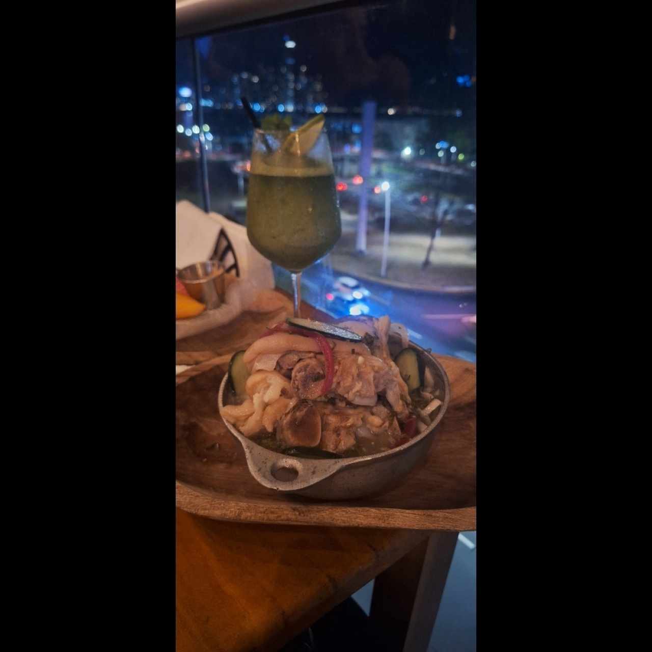 Saus y limonada de hierba buena